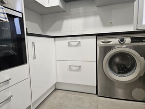 Interior - 150A Apartamento moderno, Playa de San Lorenzo (Gijón)