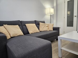 TV - 150A Apartamento moderno, Playa de San Lorenzo (Gijón)