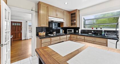 FREE PARKING+ Living Room, 2 Queen Beds & 2 Baths.