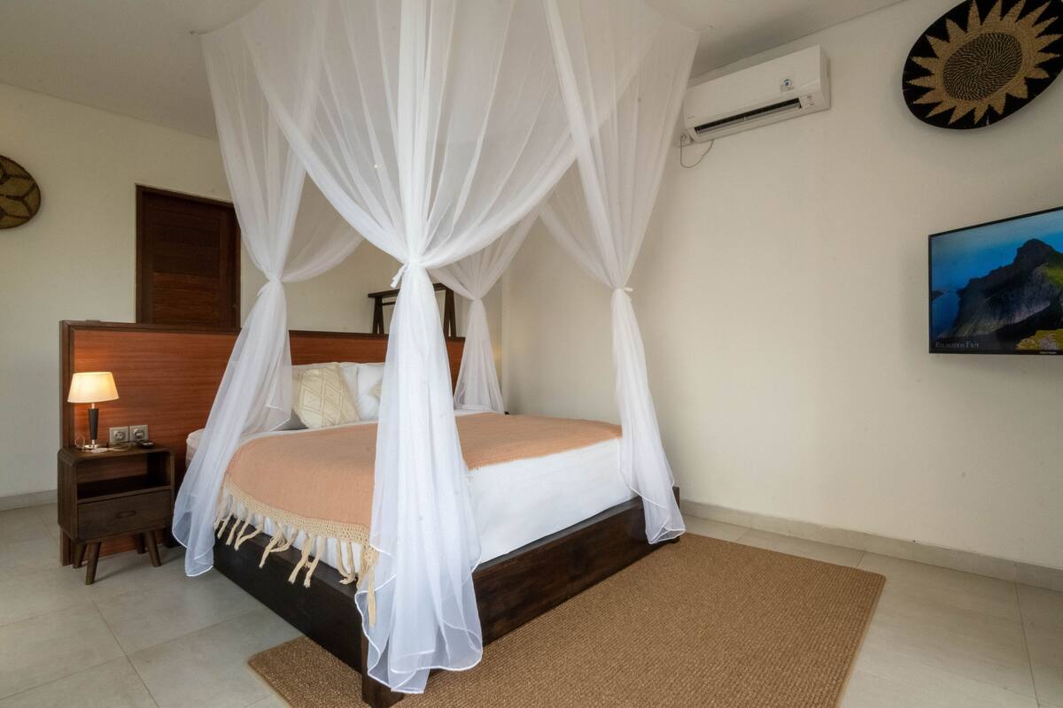 Standard Villa, 1 Queen Bed | 1 bedroom, free WiFi, bed sheets