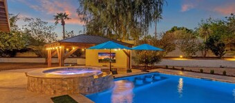 Heated Pool w/ swim up bar seating & Spa, Pool Table, Basketball Court, Putting green + FREE Golf!