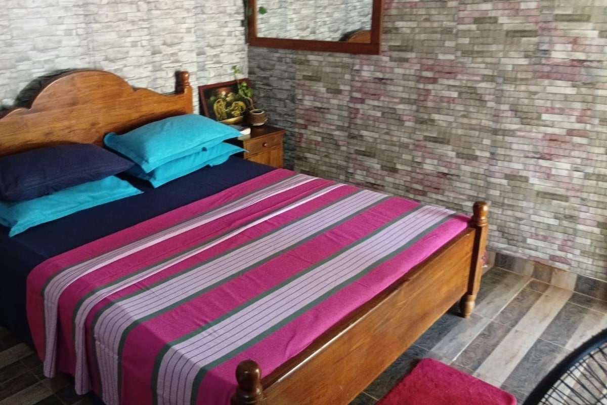 Basic Single Room | Bed sheets