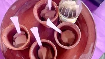 Doppelzimmer, Gartenblick | Essbereich im Zimmer