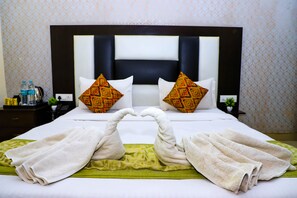 1 bedroom, premium bedding, down comforters, Select Comfort beds