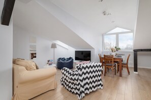 Apartment, 2 Schlafzimmer, Küche | Wohnzimmer