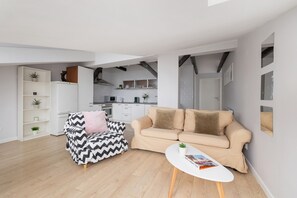 Apartment, 2 Schlafzimmer, Küche | Wohnzimmer