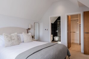 5 عدّة غرف نوم ومكواة/لوح كي وسرير سفر وواي فاي