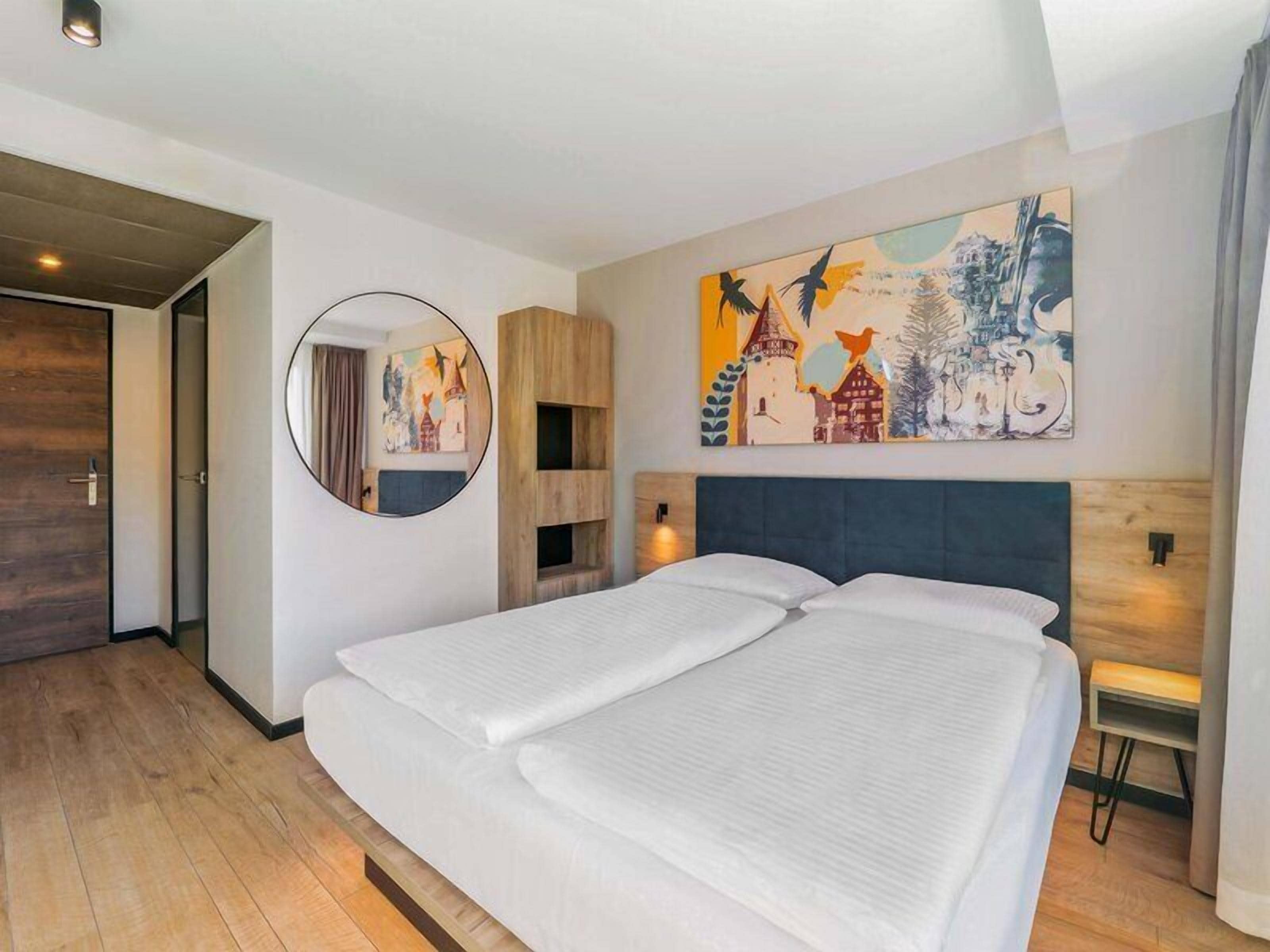 Chambre Double, non-fumeur (French Bed)