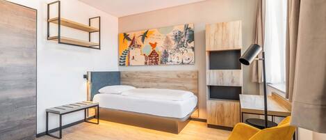 Single Room, Non Smoking, Kitchenette | Blackout drapes, soundproofing, free WiFi, bed sheets