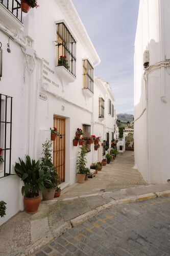 Capricho de Zuheros: Refugio Rural con Vistas Impresionantes