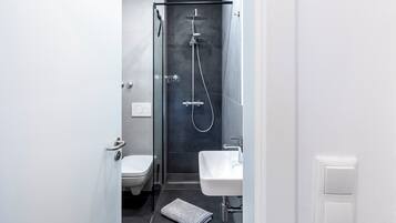 Classic Apartment | Bathroom | Towels