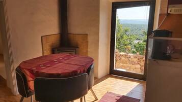 House, 2 Bedrooms, Private Pool, Garden View | Living area