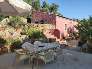 Hus, 2 soverom, privat basseng, hageutsikt | Terrasse/patio