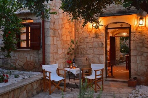 Apanemia Stone House in Crete