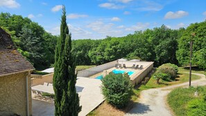 Outdoor pool - Freyssines, charming family home with private pool, pets welcome (Mauzens-et-Miremont)