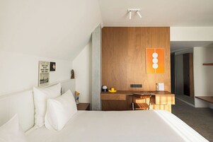 Suite, Harbor View | In-room safe, soundproofing, free WiFi, bed sheets