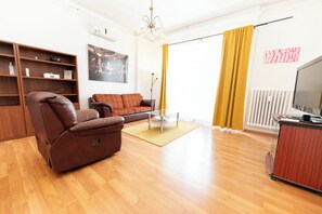 TV - Danube Dwelling Asboth 19-1 (Budapest)