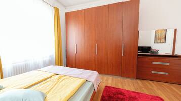 1 bedroom, iron/ironing board, WiFi, bed sheets