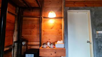 Maison Ăconomique, 1 chambre | 1 chambre, coffres-forts dans les chambres, fer et planche Ă repasser