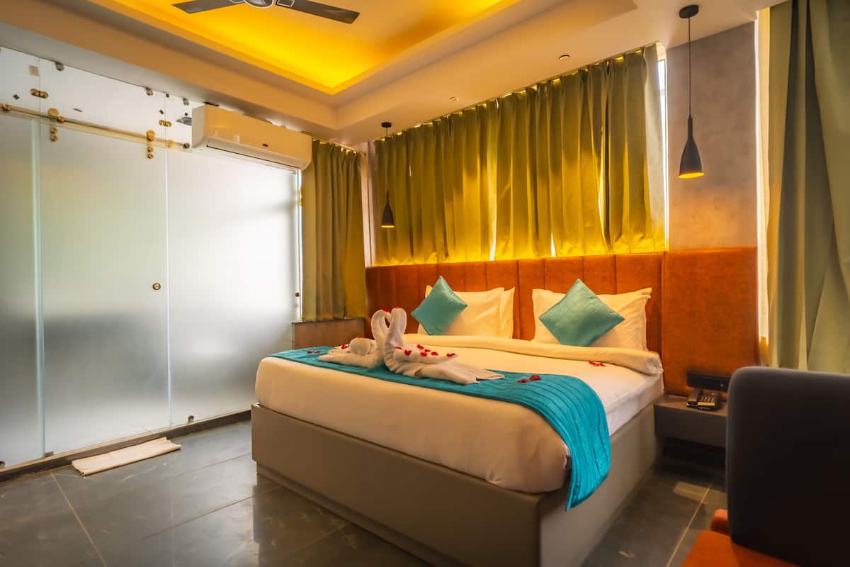 Premium Room | Desk, laptop workspace, free WiFi, bed sheets