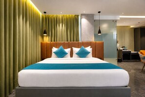 Presidential Room | Meja, ruang kerja komputer riba, Wi-fi percuma, cadar katil 