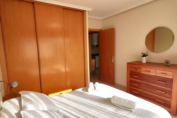 1 soveværelse, sengetøj