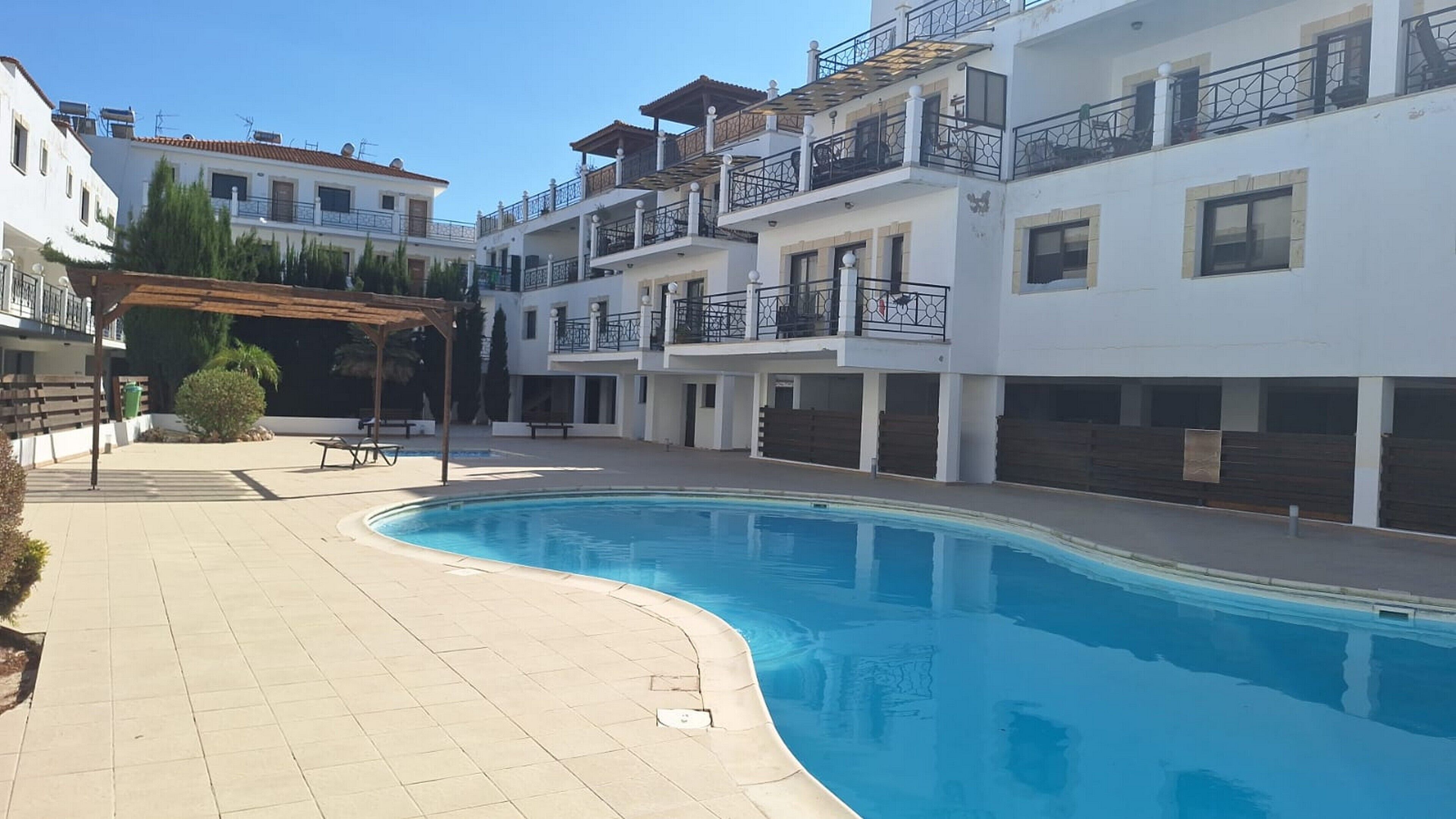 2 piscinas externas, espreguiçadeiras