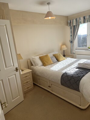 3 soverom, wi-fi (inkludert) og sengetøy