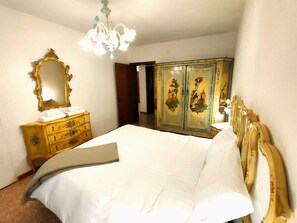 2 chambres, fer et planche Ă repasser, Wi-Fi, draps fournis