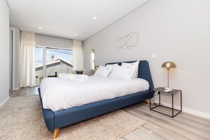 3 chambres, fer et planche à repasser