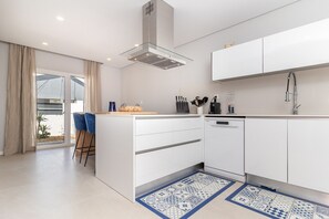 Fridge, microwave, oven, dishwasher