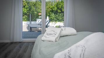 4 chambres, fer et planche à repasser