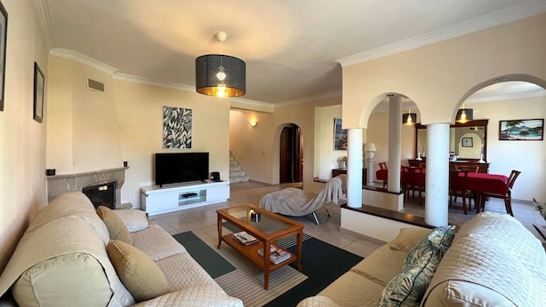 TV, fireplace - Casa Madalena (Azeitão)