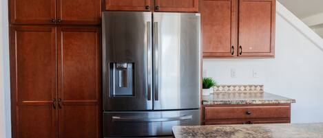 微波炉、烤箱、炉灶、洗碗机