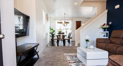 YEDENGEL Modern home in Green Valley Ranch