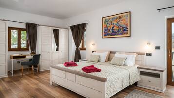 Bügeleisen/Bügelbrett, kostenloses WLAN, Bettwäsche