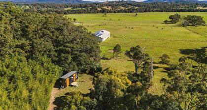 Huntingdon House by Tiny Away