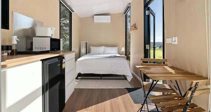 Huntingdon House by Tiny Away