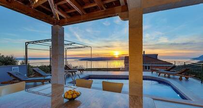 Villa Magico mit Pool und Meerblick