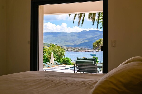 4 makuuhuonetta, tallelokero huoneessa, ilmainen Wi-Fi, vuodevaatteet