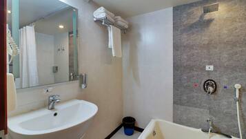 Superior Room | Bathroom