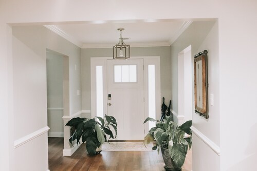 Great location, country living in the city.  Close distance to Williamsburg 