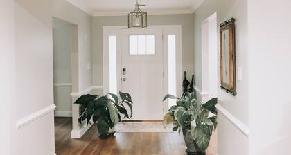 Great location, country living in the city. Close distance to Williamsburg