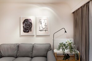 City-Apartment | Wohnbereich | 40-Zoll-Plasmafernseher mit Kabelempfang