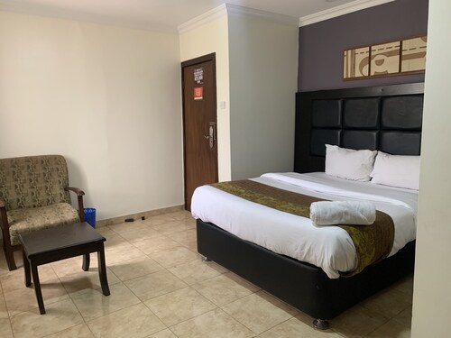 FOSTER INN -ASAKE