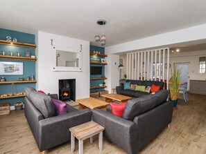 Living area - 2A Front Street (Alnwick)