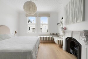 3 bedrooms, iron/ironing board, travel crib, WiFi