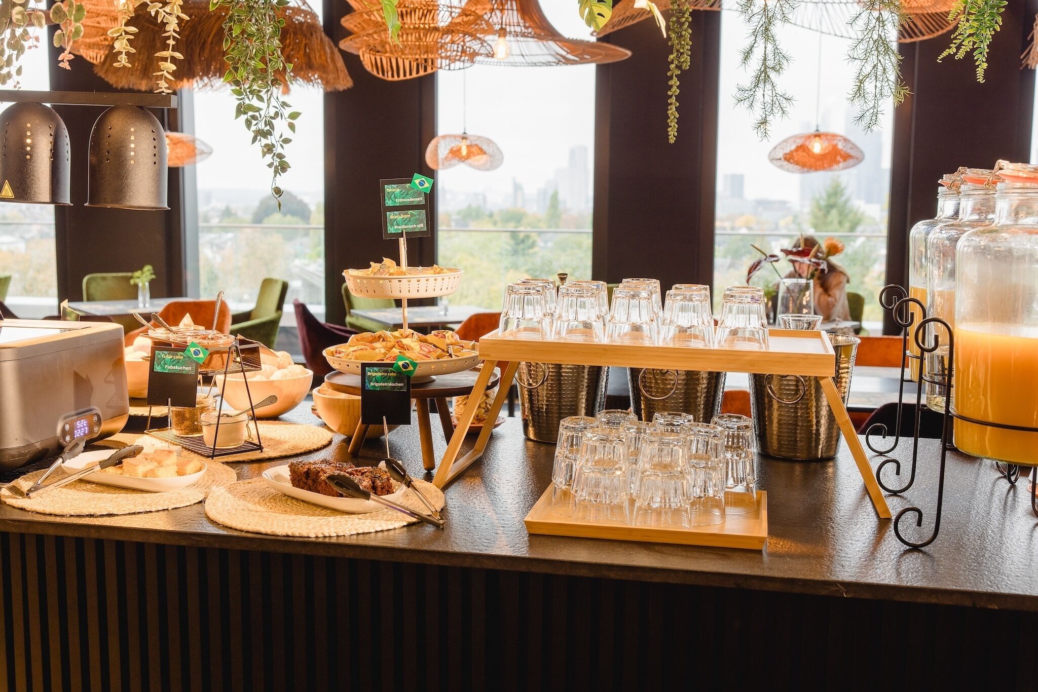 每日供应自助式早餐（每人 EUR 19.50）