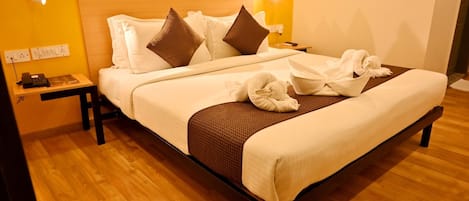 Deluxe Room | 1 bedroom, iron/ironing board, free WiFi
