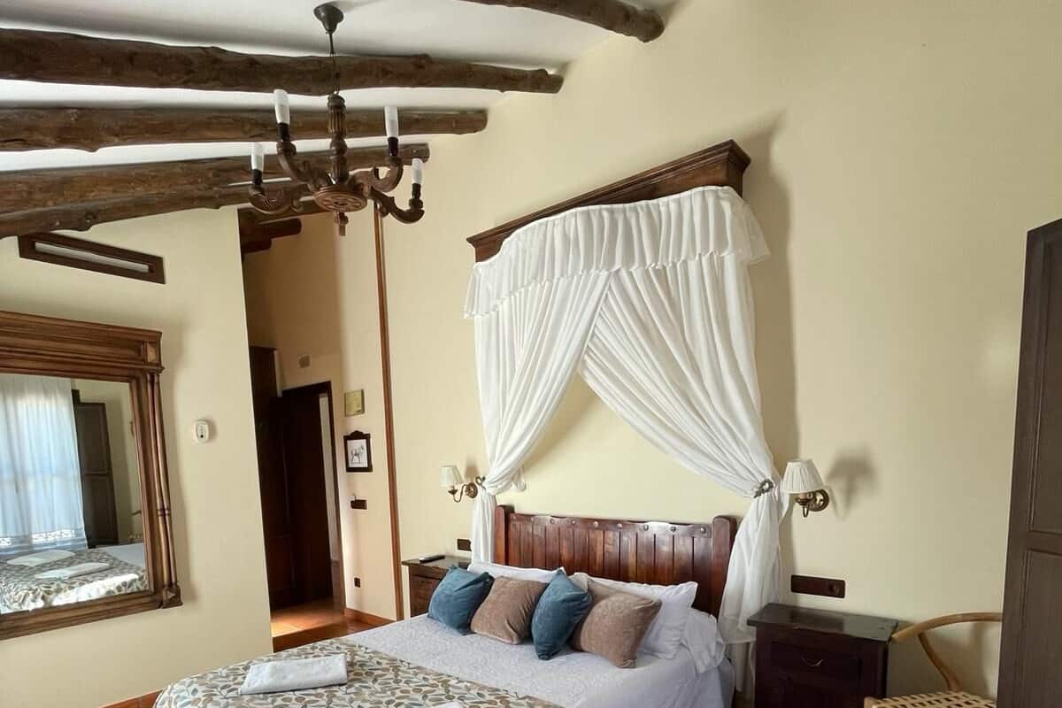 Habitación superior con 1 cama matrimonial o 2 individuales | Baño